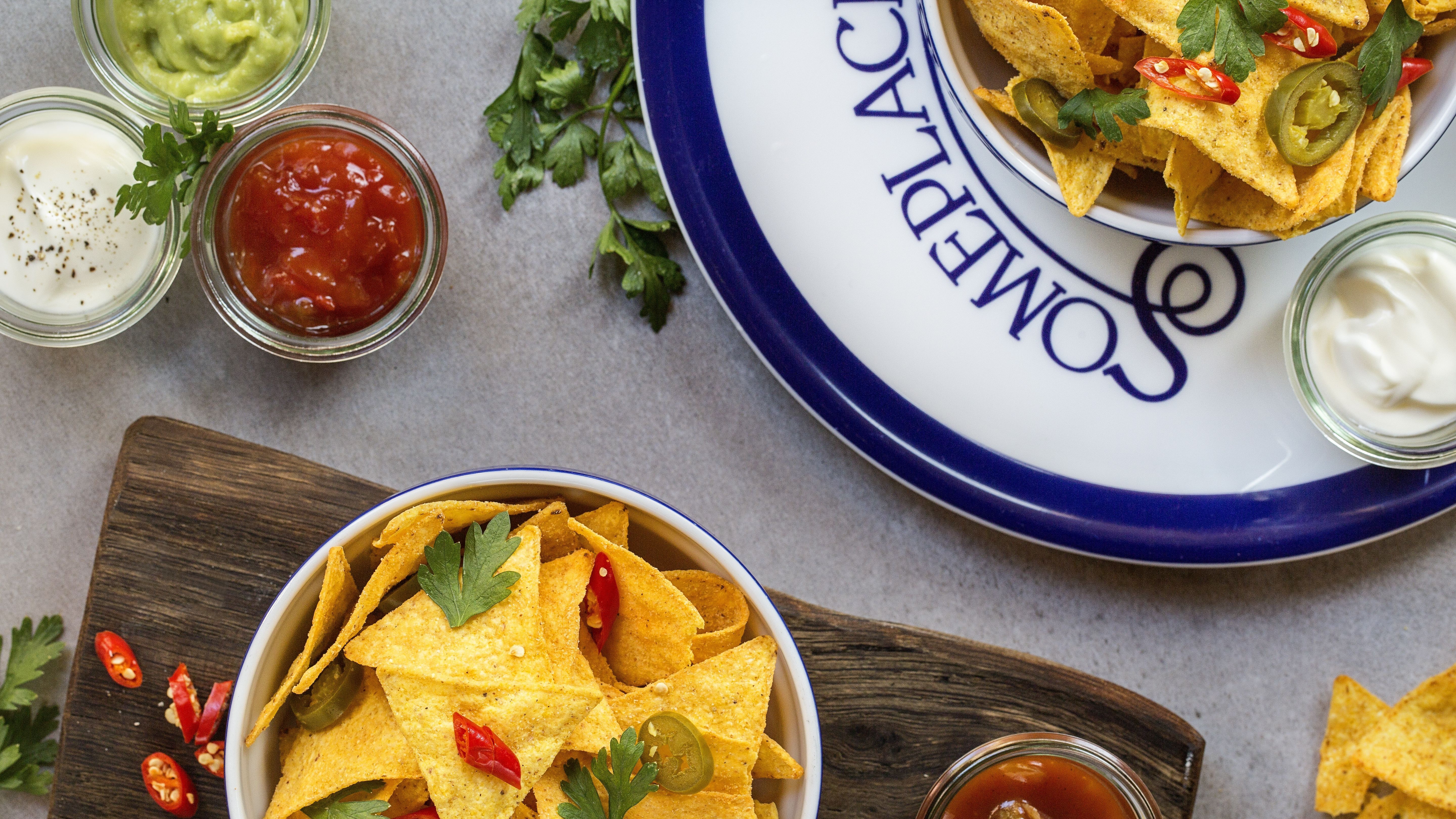 SomePlace Else Bar - Nachos